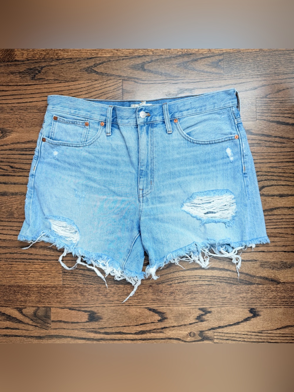 Madewell Relaxed Fit Mid Length Distressed Denim Shorts - size 31